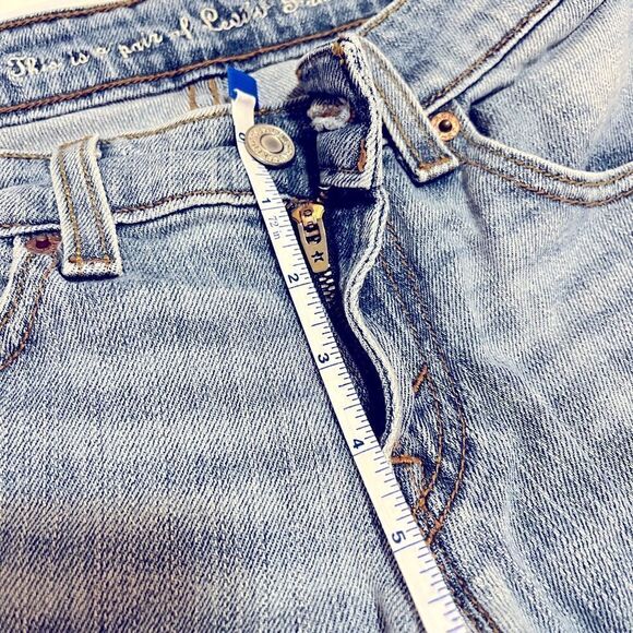 Original authentic Levi cut-off shorts; Size 1 - Picture 11 of 13